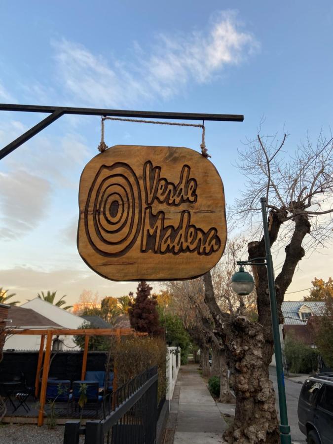 Verde Madera Hostel B&B Santiago Exterior photo